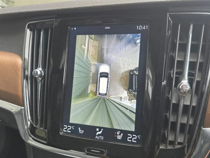 2025 Volvo V90