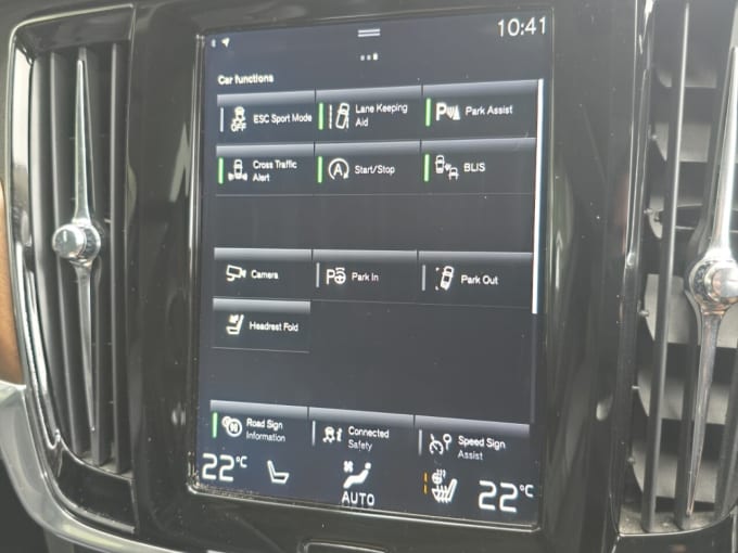 2025 Volvo V90