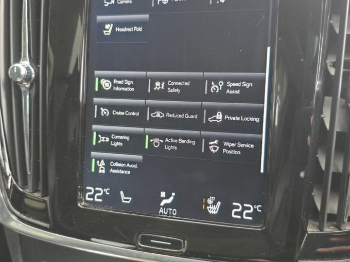 2025 Volvo V90