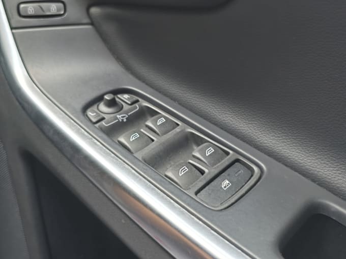2025 Volvo Xc60