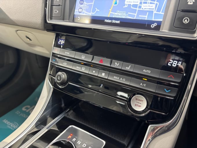 2025 Jaguar Xe
