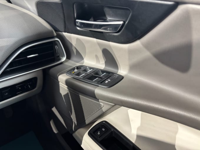 2025 Jaguar Xe