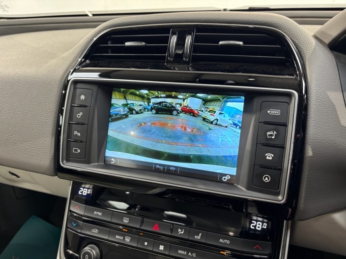 2025 Jaguar Xe