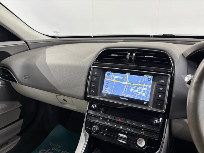 2025 Jaguar Xe
