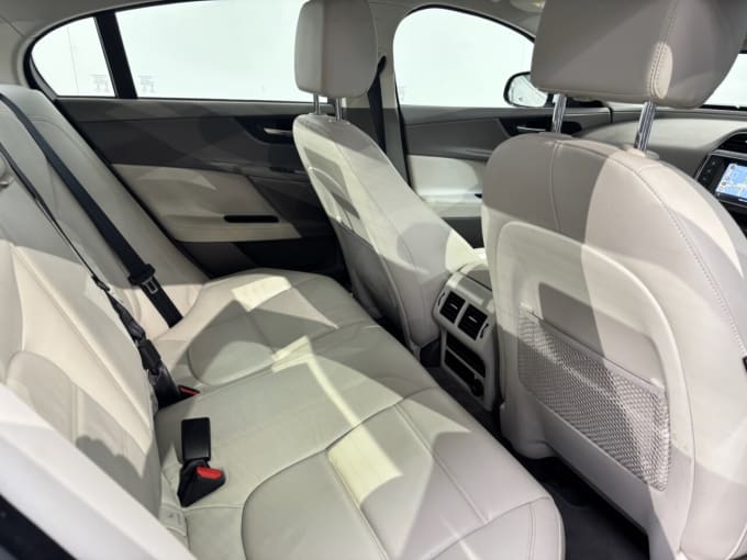 2025 Jaguar Xe