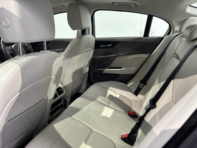 2025 Jaguar Xe