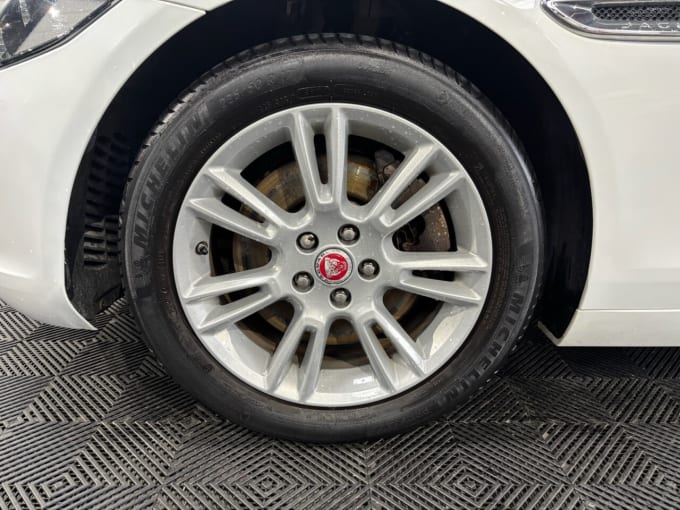 2025 Jaguar Xe