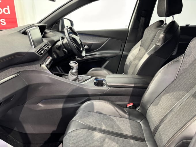 2025 Peugeot 5008