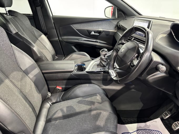 2025 Peugeot 5008