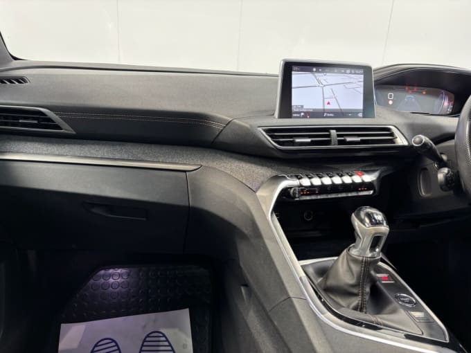 2025 Peugeot 5008