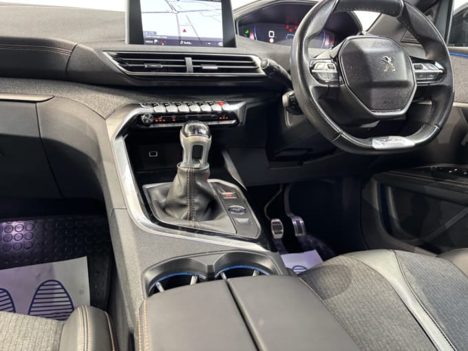 2025 Peugeot 5008