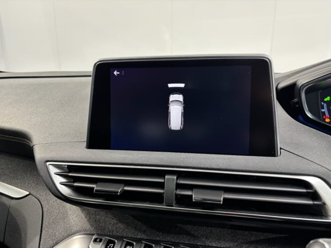2025 Peugeot 5008