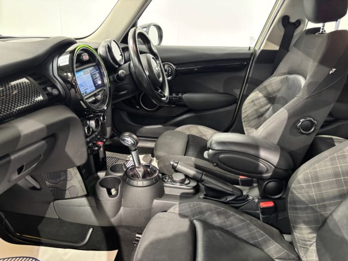 2025 Mini Hatch