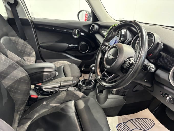 2025 Mini Hatch