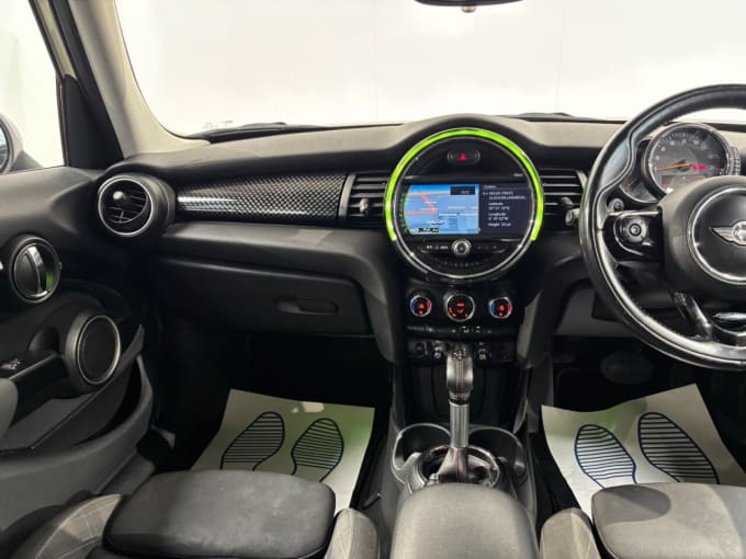 2025 Mini Hatch