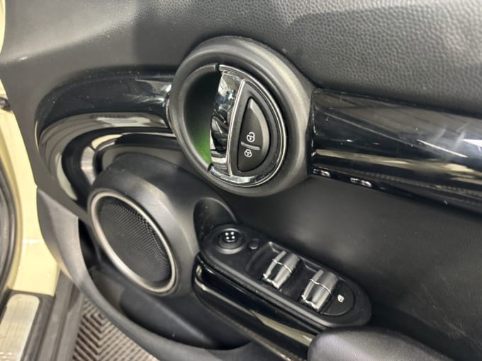 2025 Mini Hatch
