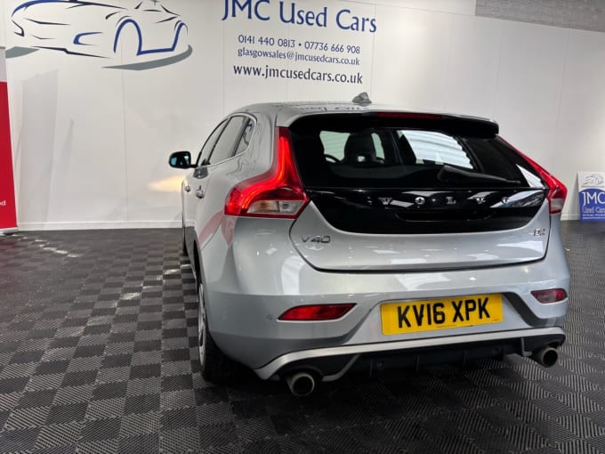 2025 Volvo V40