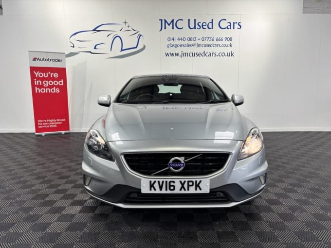 2025 Volvo V40