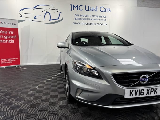 2025 Volvo V40