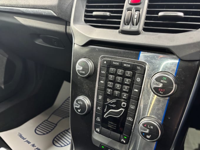 2025 Volvo V40