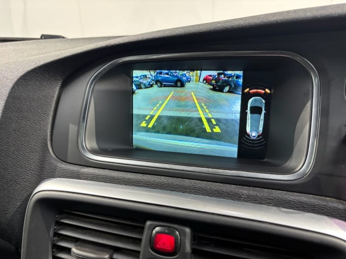 2025 Volvo V40