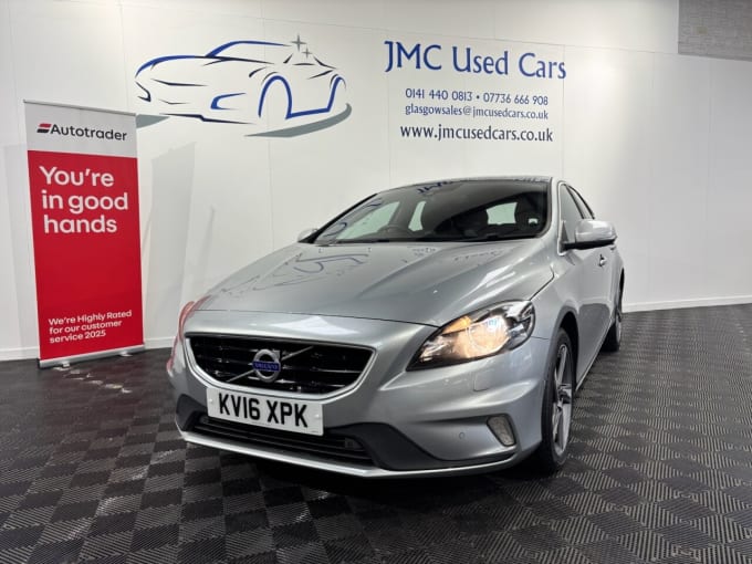 2025 Volvo V40