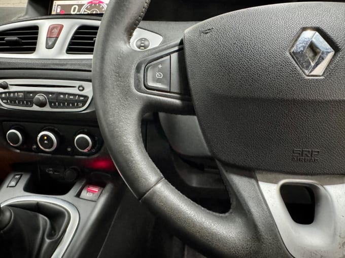 2025 Renault Scenic