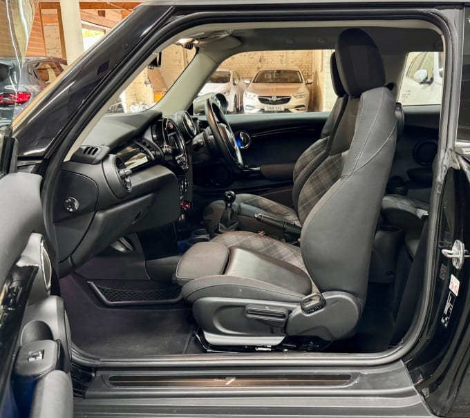 2025 Mini Hatch