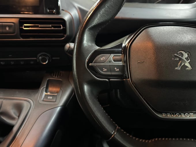 2025 Peugeot Rifter