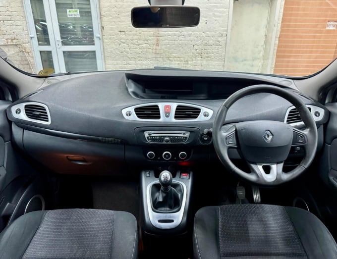 2025 Renault Scenic