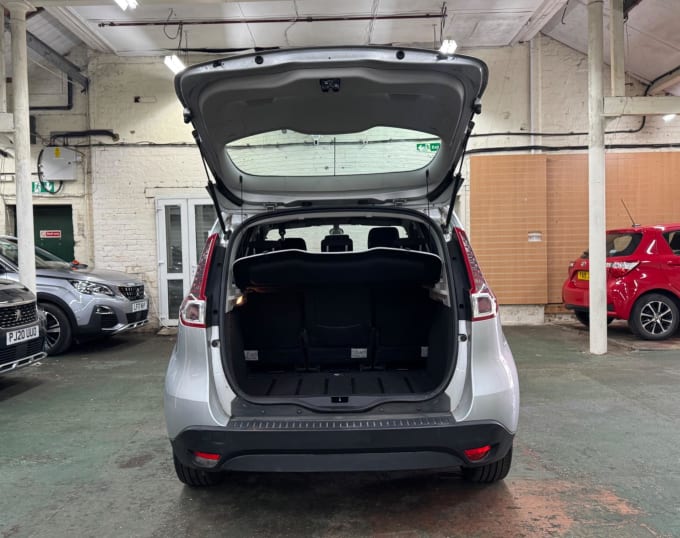 2025 Renault Scenic