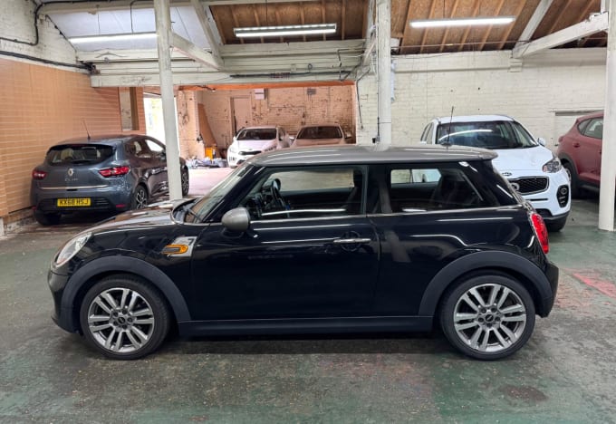 2025 Mini Hatch
