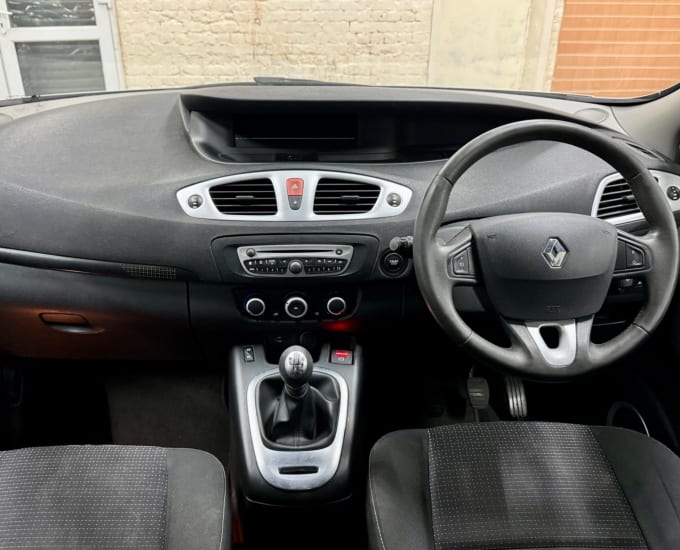 2025 Renault Scenic