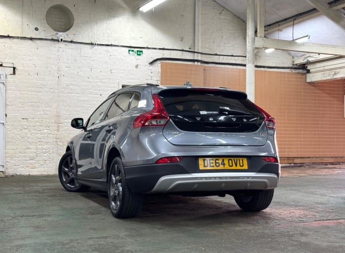 2025 Volvo V40 Cross Country