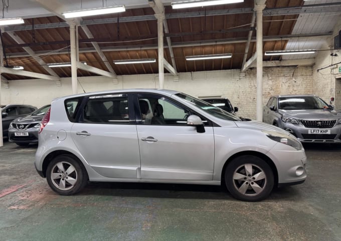 2025 Renault Scenic