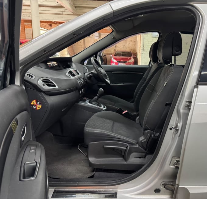 2025 Renault Scenic