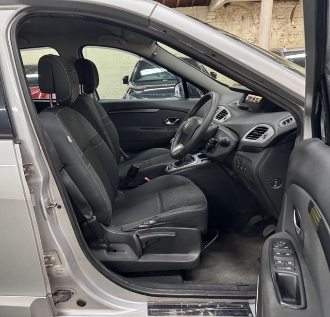 2025 Renault Scenic