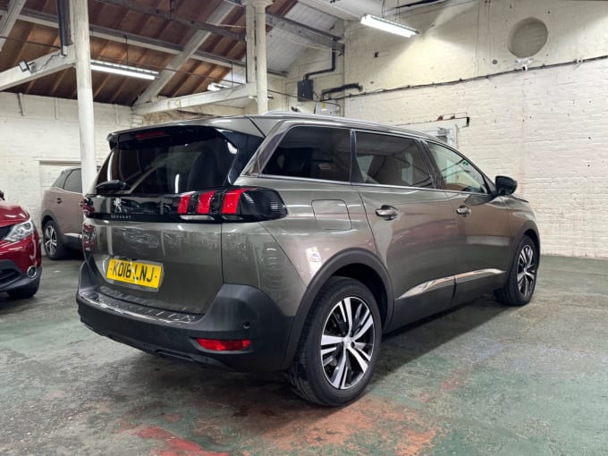 2025 Peugeot 5008