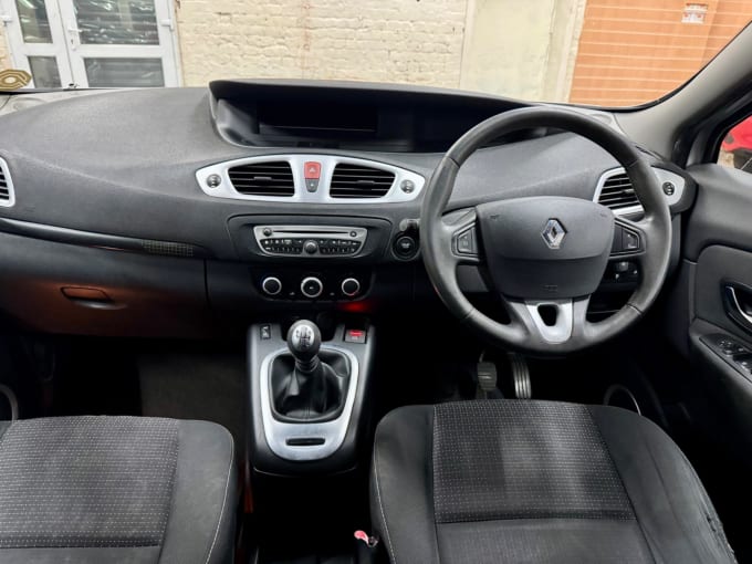 2025 Renault Scenic