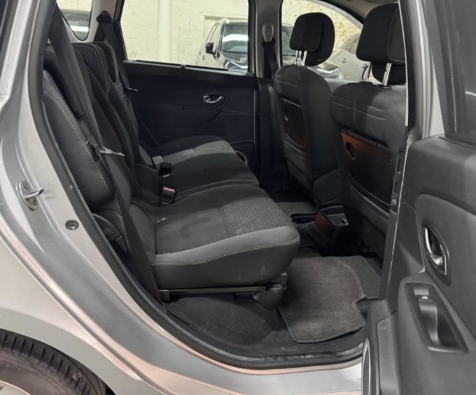 2025 Renault Scenic