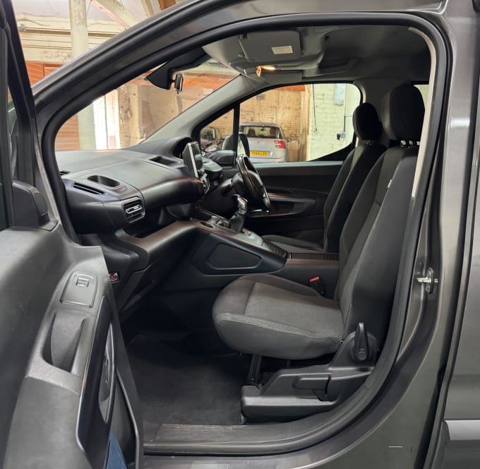 2025 Peugeot Rifter