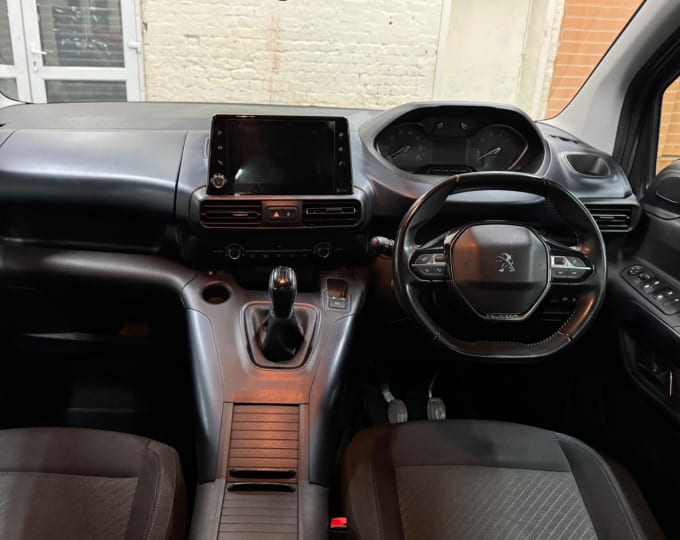 2025 Peugeot Rifter