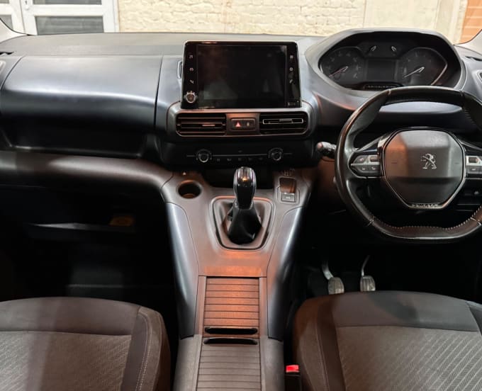 2025 Peugeot Rifter