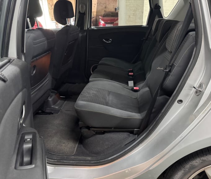 2025 Renault Scenic