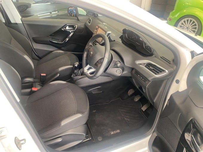 2015 Peugeot 208