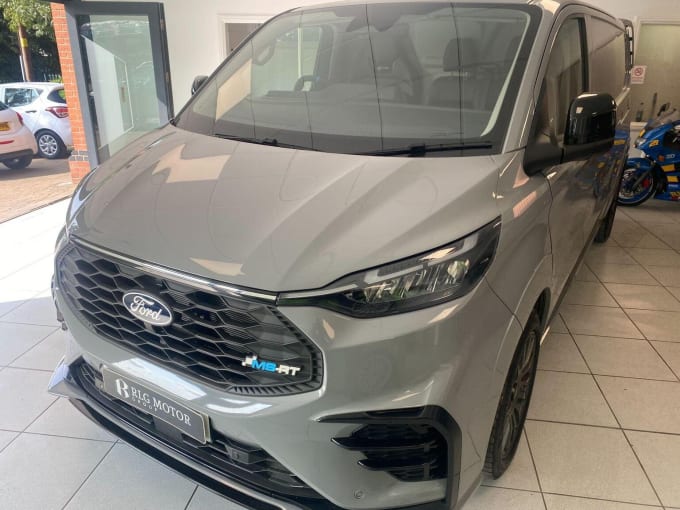 2025 Ford Transit Custom