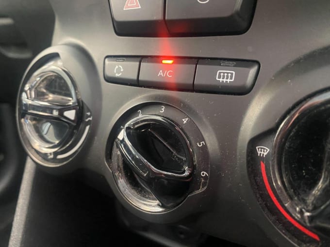 2015 Peugeot 208