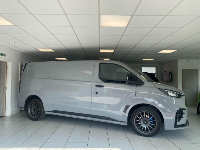 2025 Ford Transit Custom