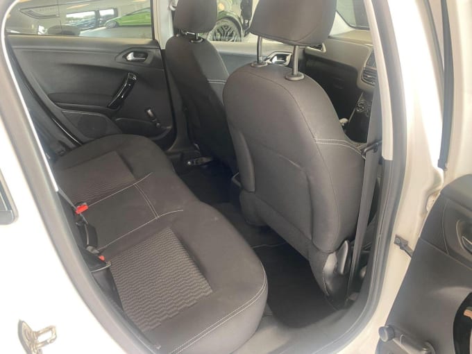 2015 Peugeot 208