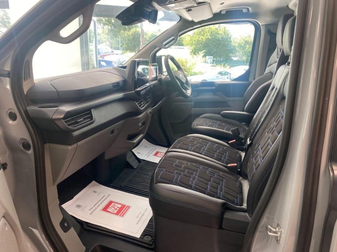 2025 Ford Transit Custom